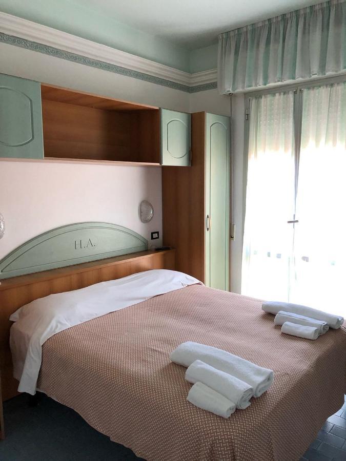 Hotel Augustus 가테오 아 마레 외부 사진