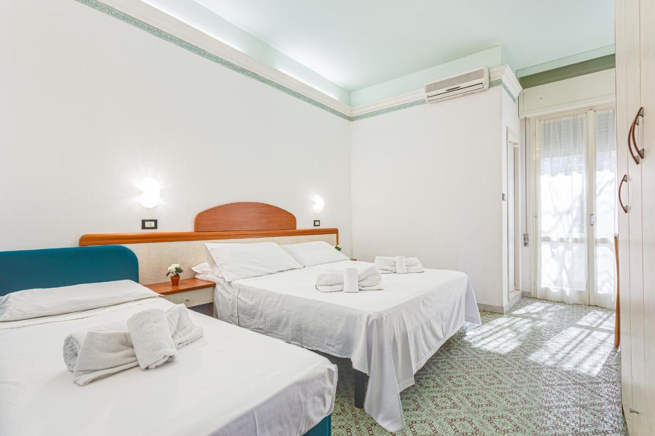 Hotel Augustus 가테오 아 마레 외부 사진