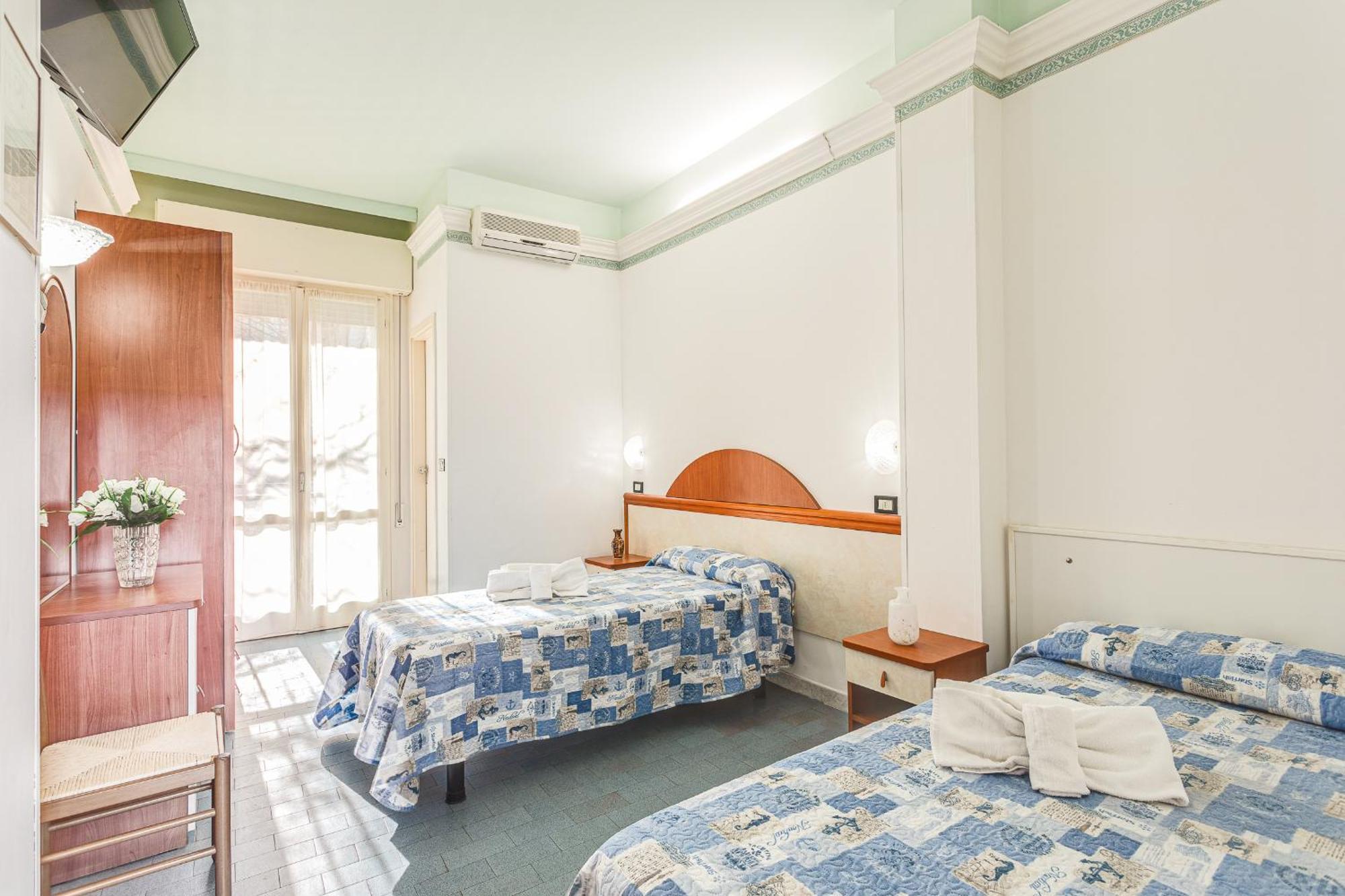 Hotel Augustus 가테오 아 마레 외부 사진