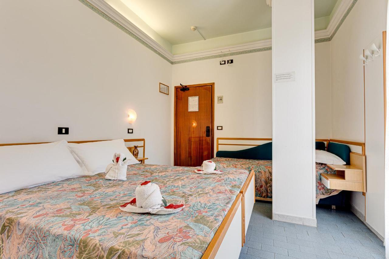 Hotel Augustus 가테오 아 마레 외부 사진