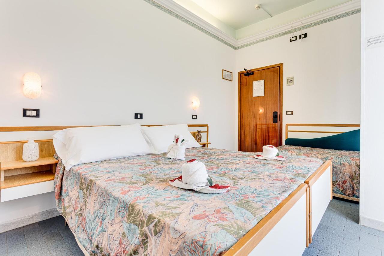 Hotel Augustus 가테오 아 마레 외부 사진